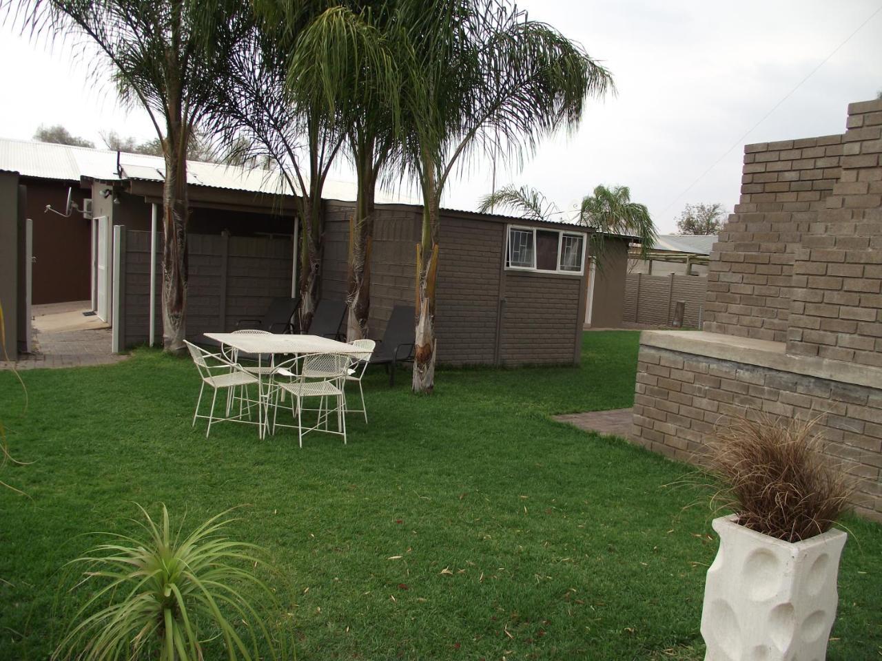 De Nachtuilen Guesthouse Upington Esterno foto